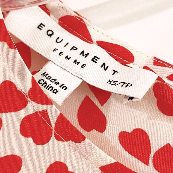 EQUIPMENT 100% Silk Heart Blouse Size XS - Picture 4 of 9